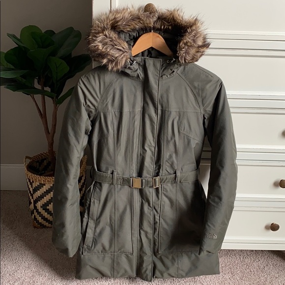 The North Face Jackets & Blazers - Dark Green The North Face Parka